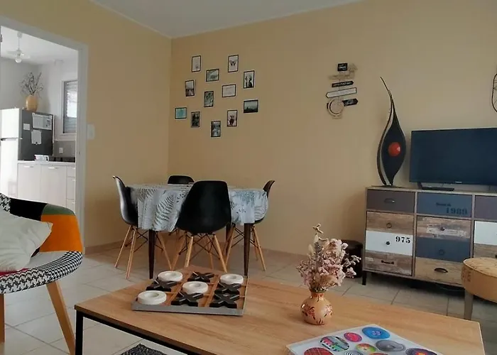 Ma Maison Au Bord De La *